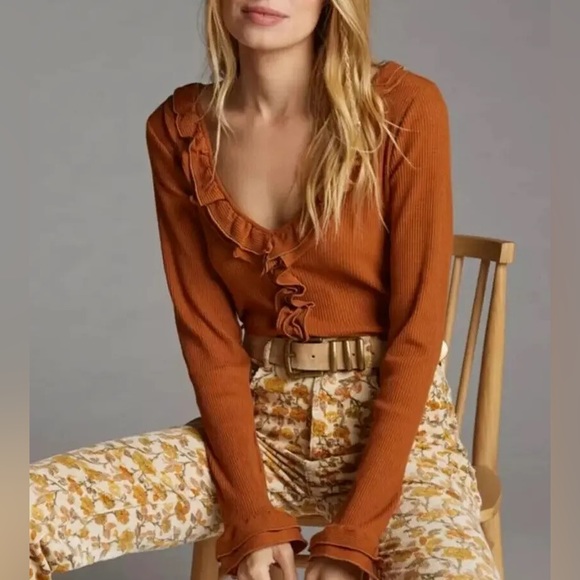 Anthropologie Tops - EUC Anthropologie Maeve Ruffle Vneck Blouse